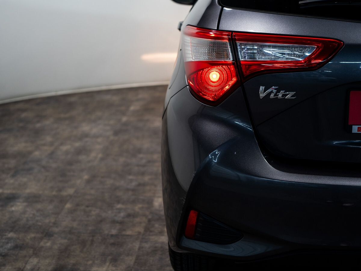 Toyota Vitz 2018 - фото автомобиля