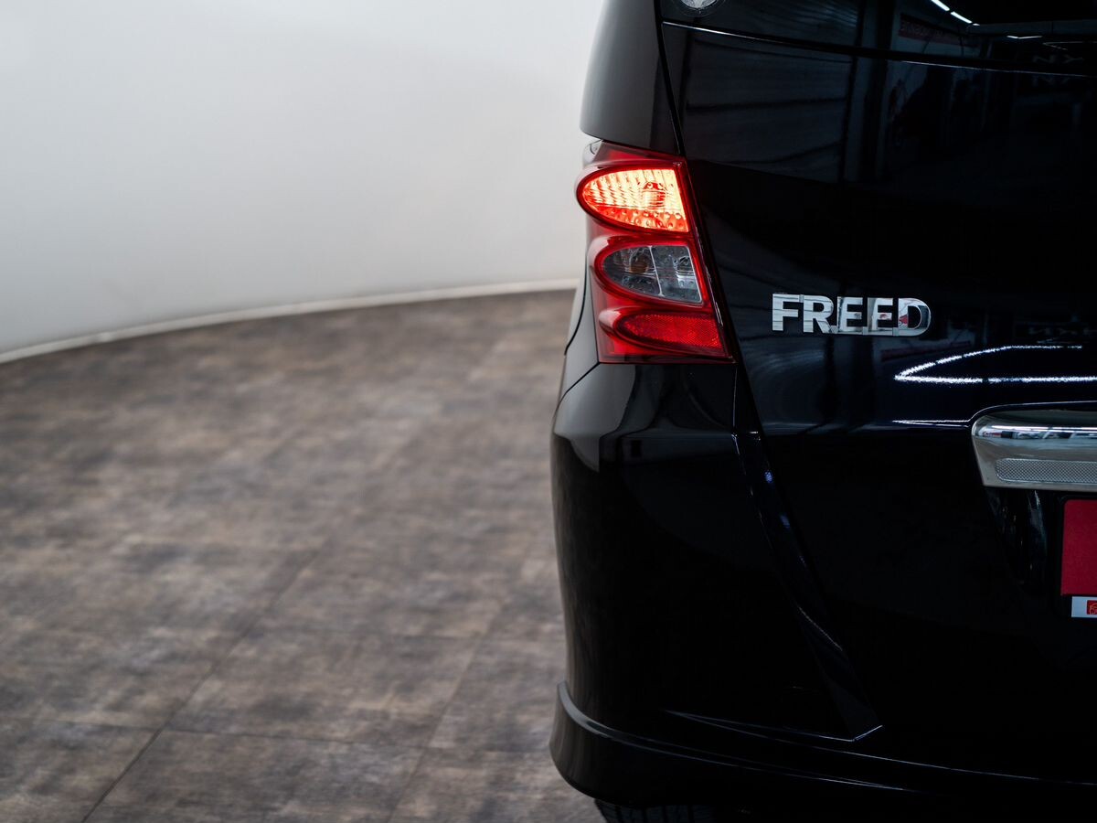 Honda Freed 2009 - фото автомобиля