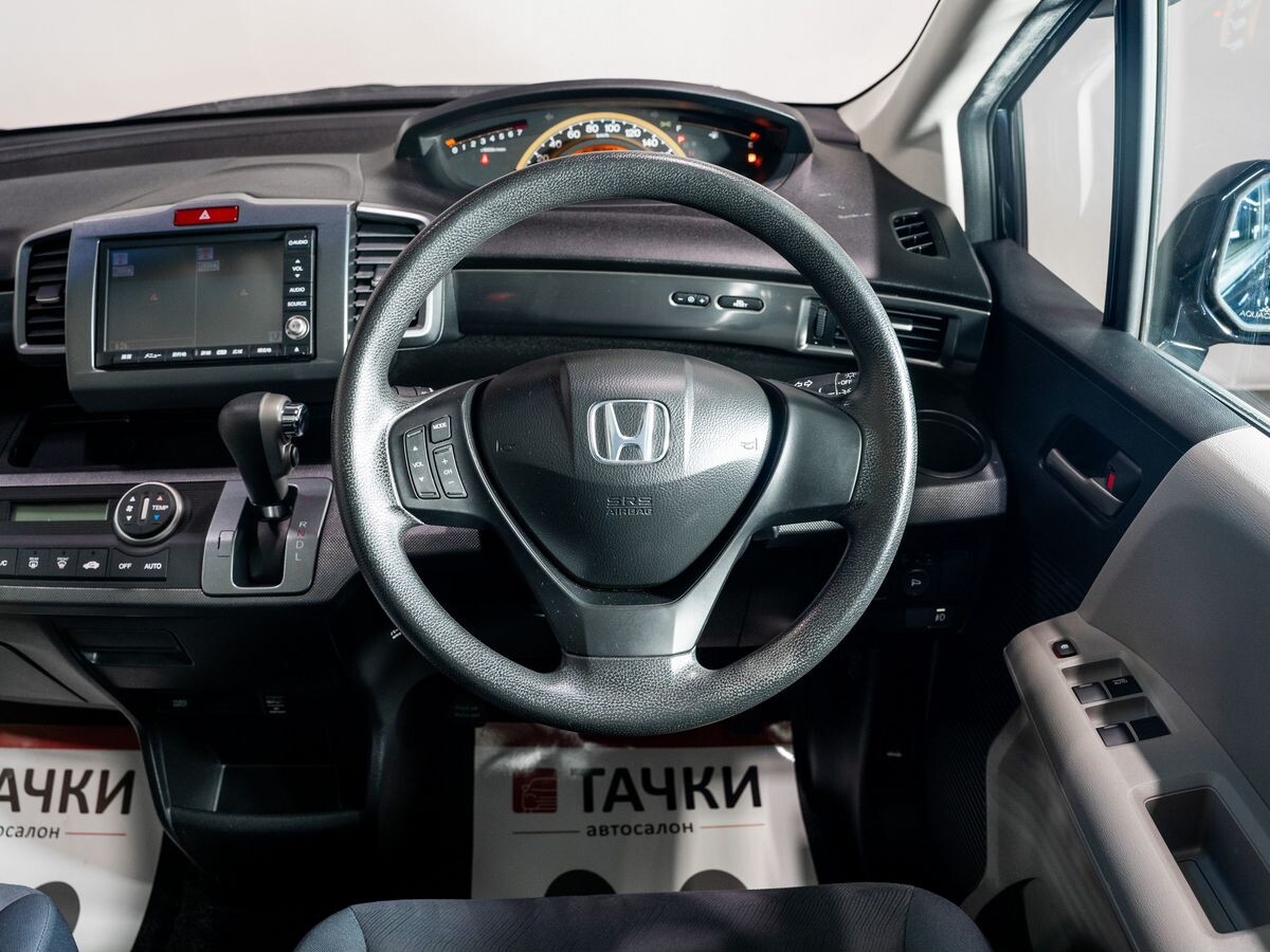 Honda Freed 2009 - фото автомобиля