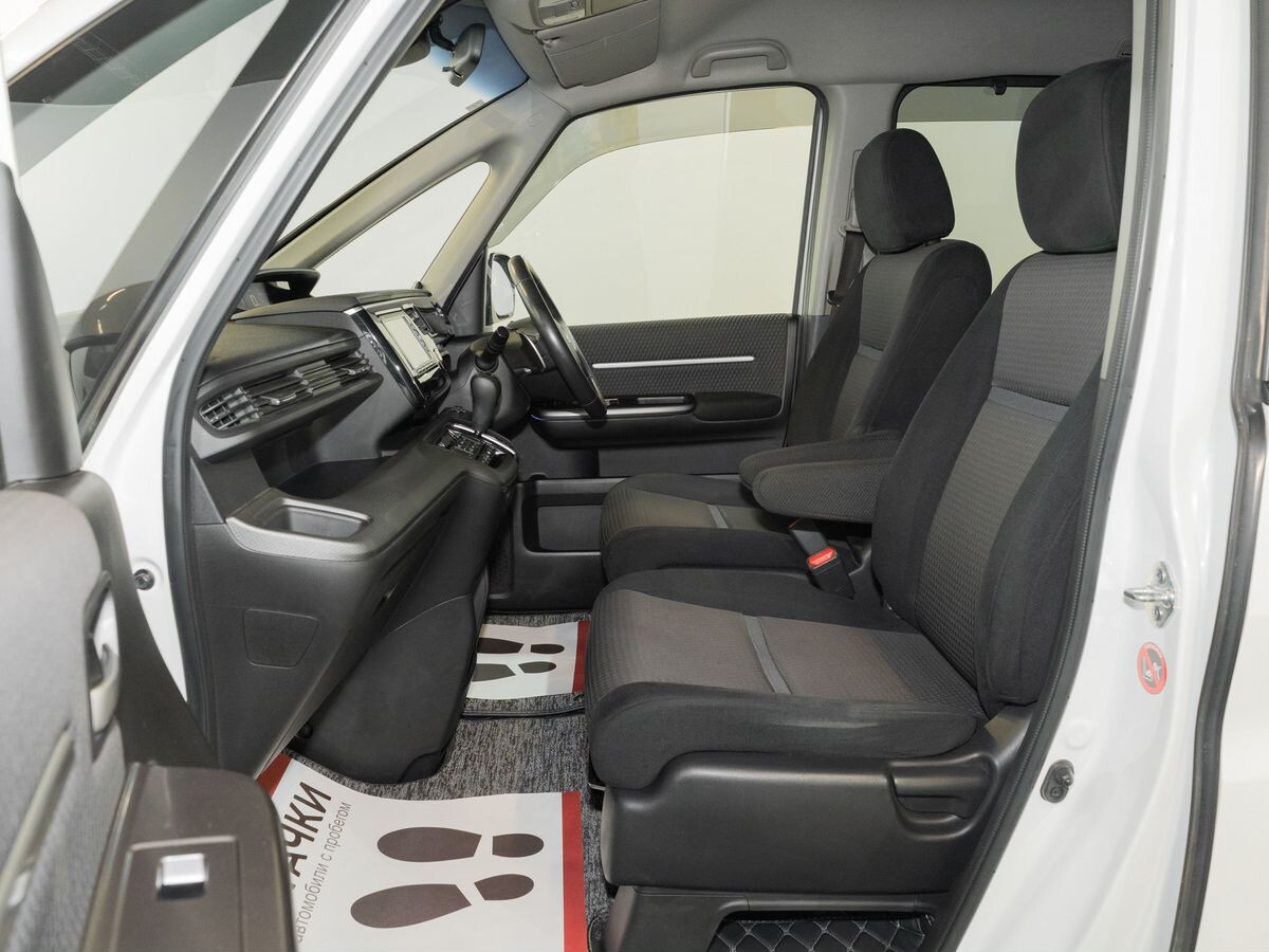 Honda Stepwgn 2016 - фото автомобиля