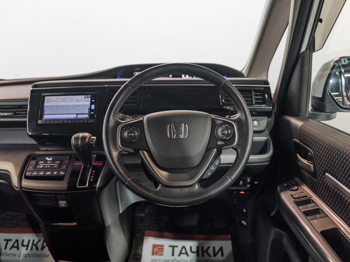 Honda Stepwgn 2016 - фото автомобиля