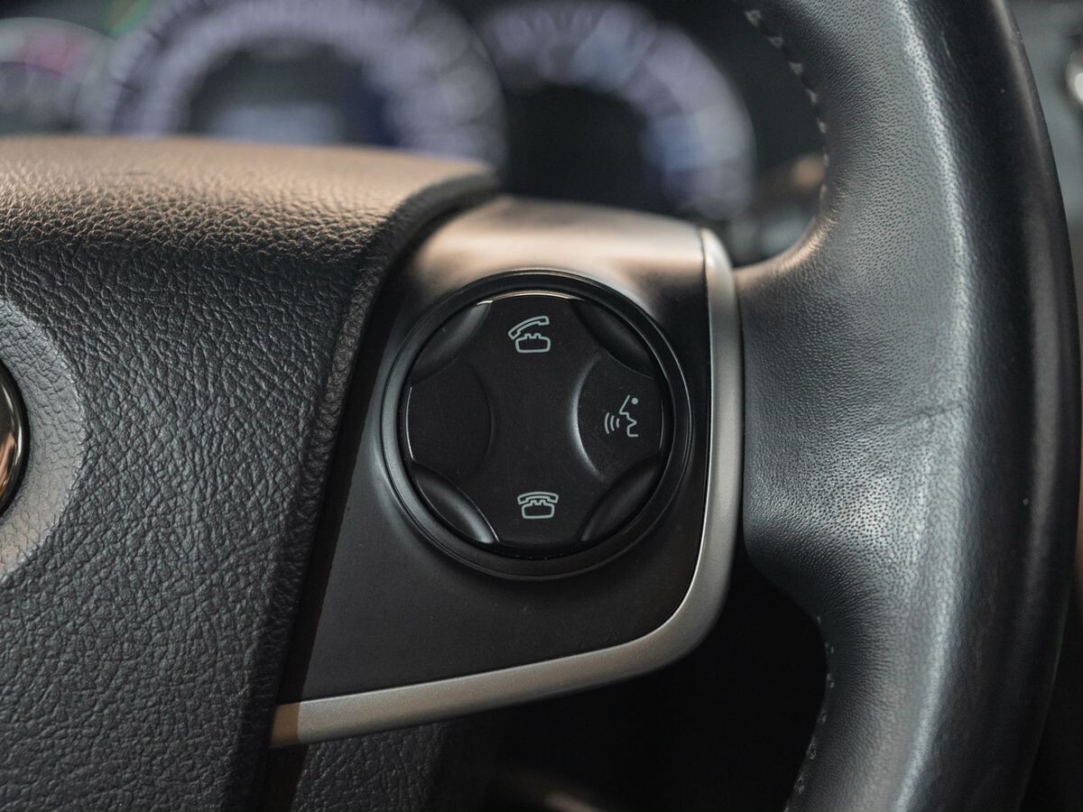 Toyota Camry 2011 - фото автомобиля