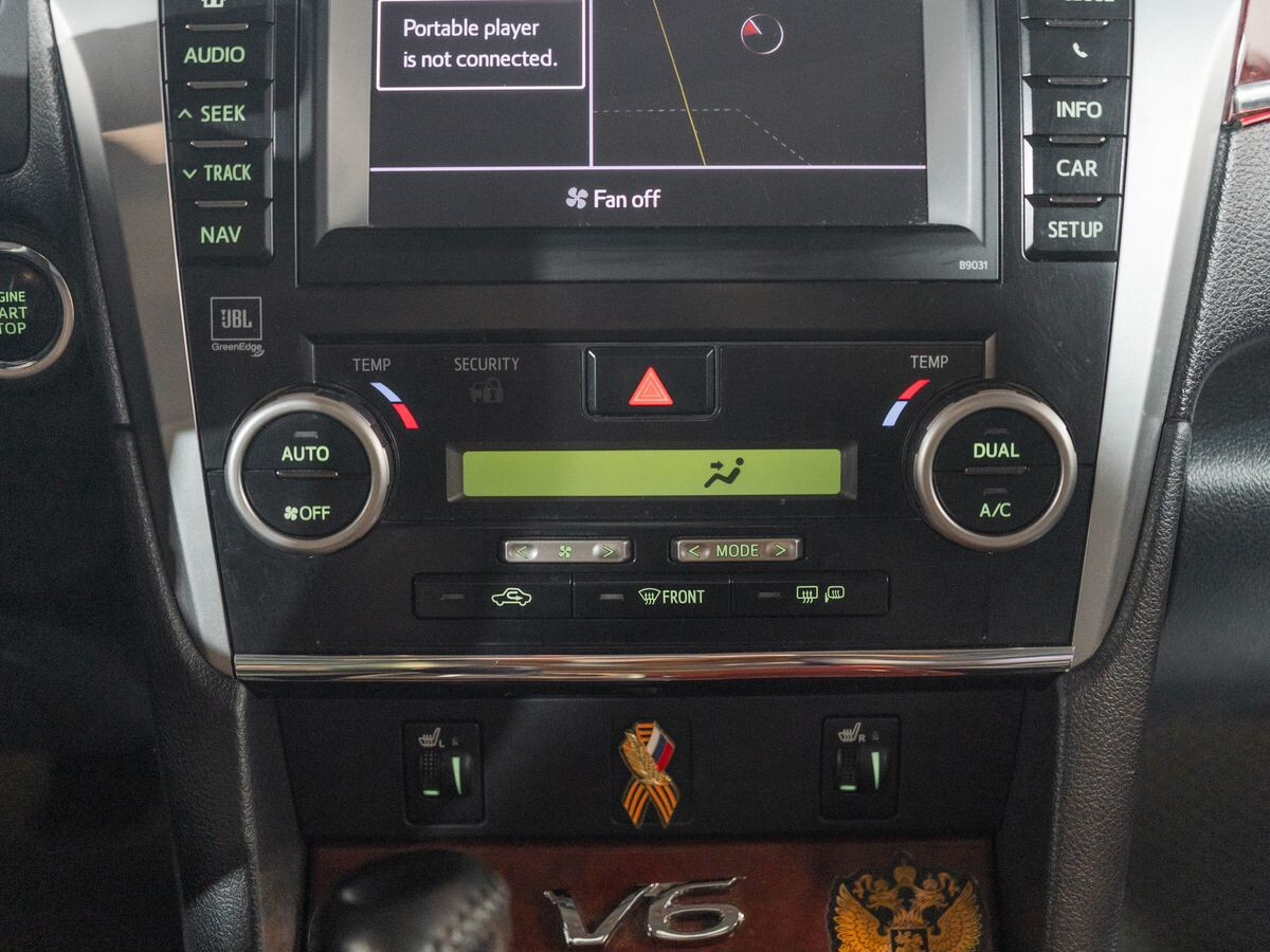 Toyota Camry 2011 - фото автомобиля