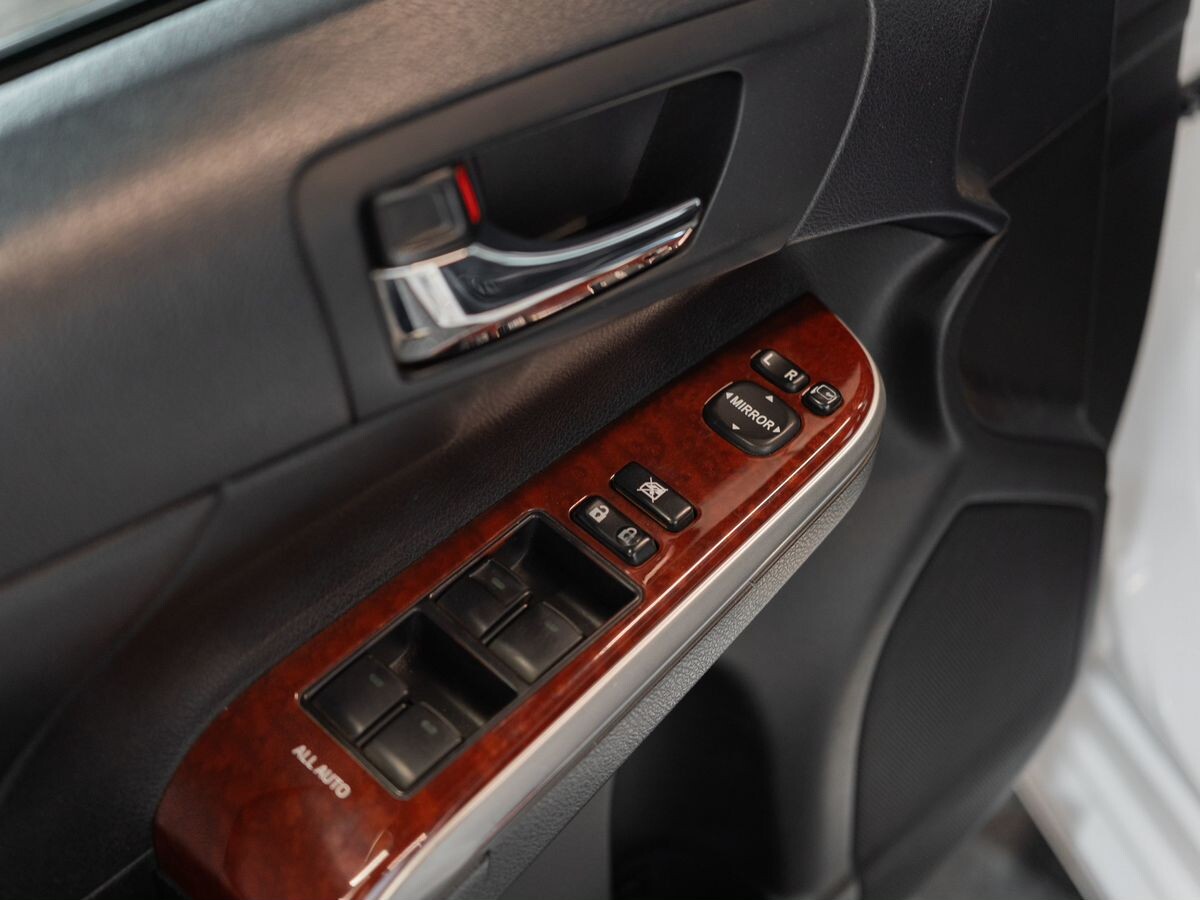 Toyota Camry 2011 - фото автомобиля