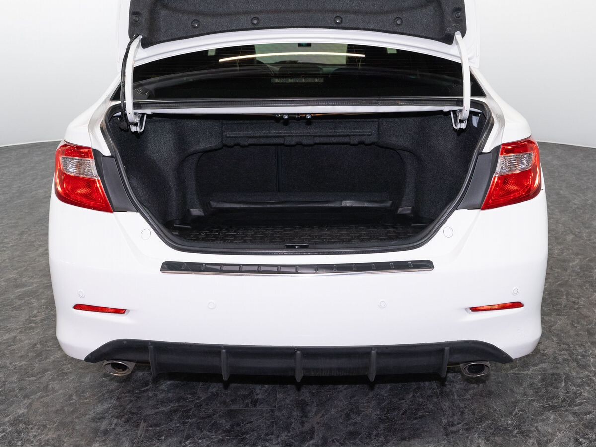 Toyota Camry 2011 - фото автомобиля