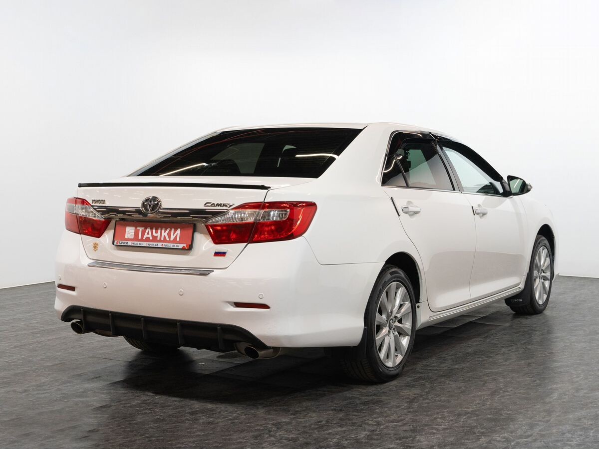 Toyota Camry 2011 - фото автомобиля