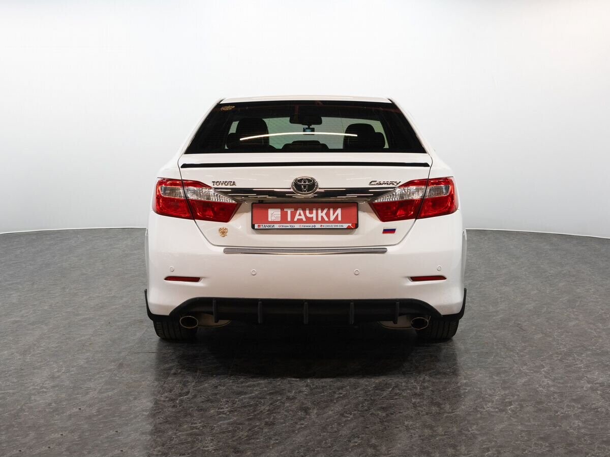 Toyota Camry 2011 - фото автомобиля