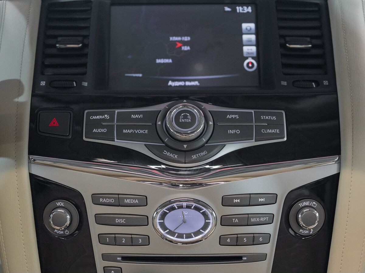 Infiniti QX80 2018 - фото автомобиля