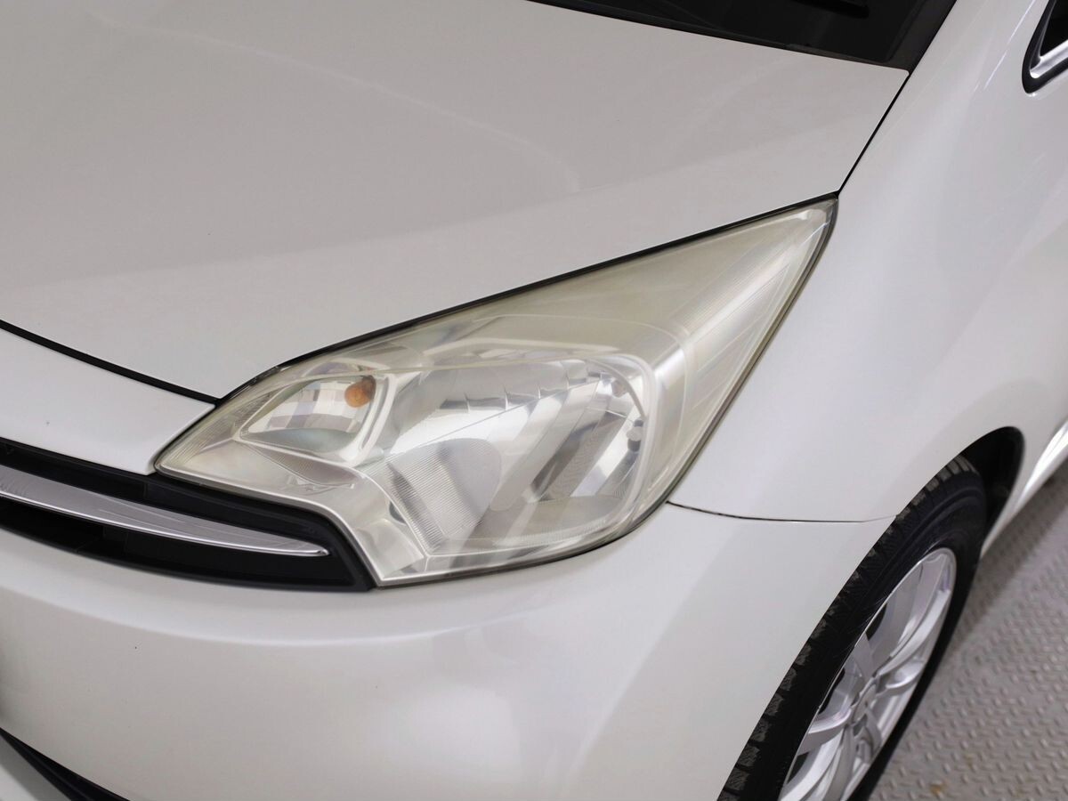 Toyota Ractis 2011 - фото автомобиля