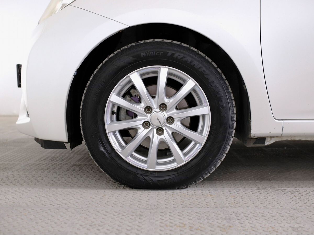 Toyota Ractis 2011 - фото автомобиля
