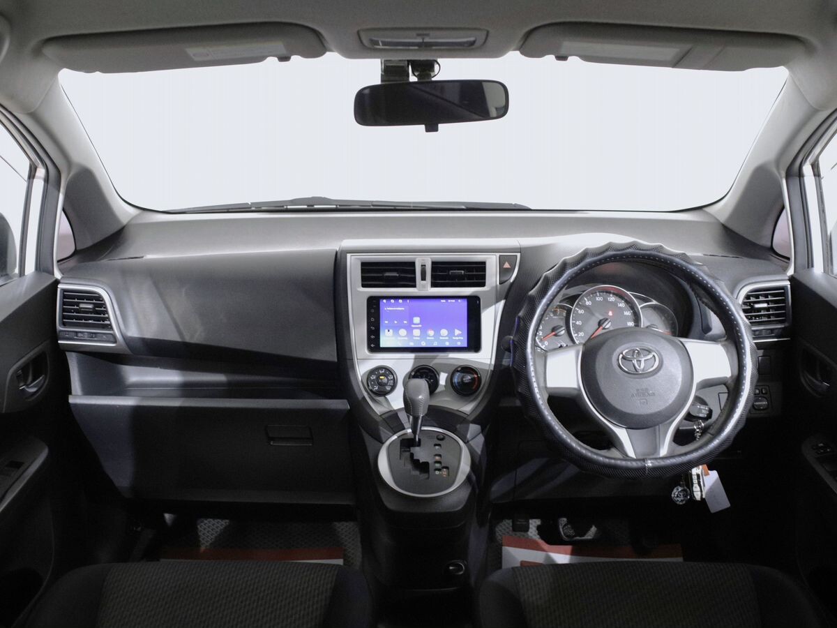 Toyota Ractis 2011 - фото автомобиля