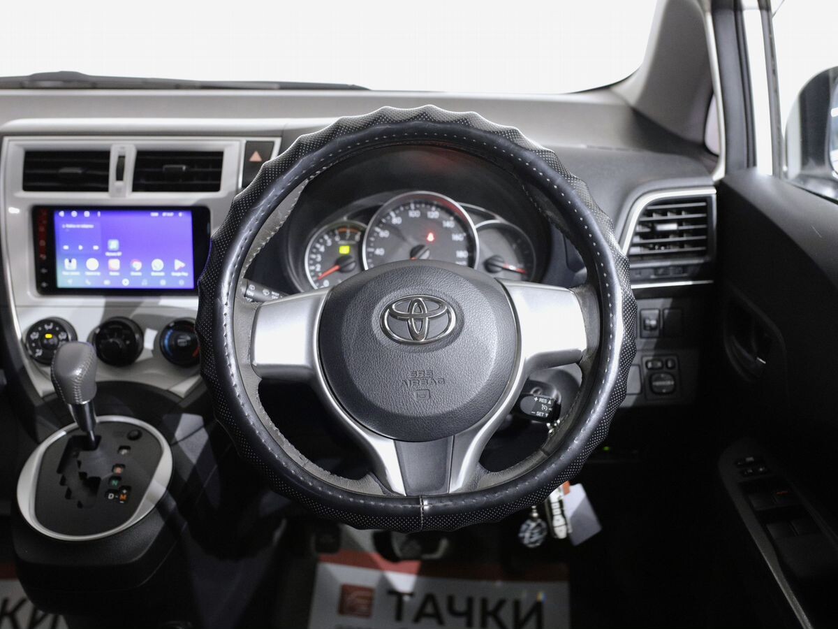 Toyota Ractis 2011 - фото автомобиля