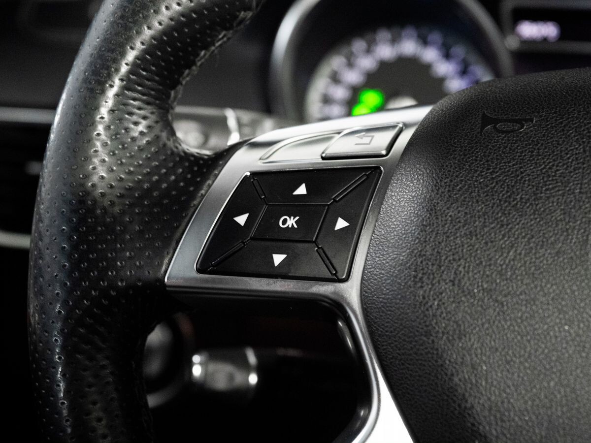 Mercedes-Benz GL-Class 2012 - фото автомобиля
