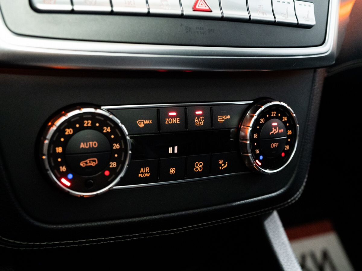 Mercedes-Benz GL-Class 2012 - фото автомобиля