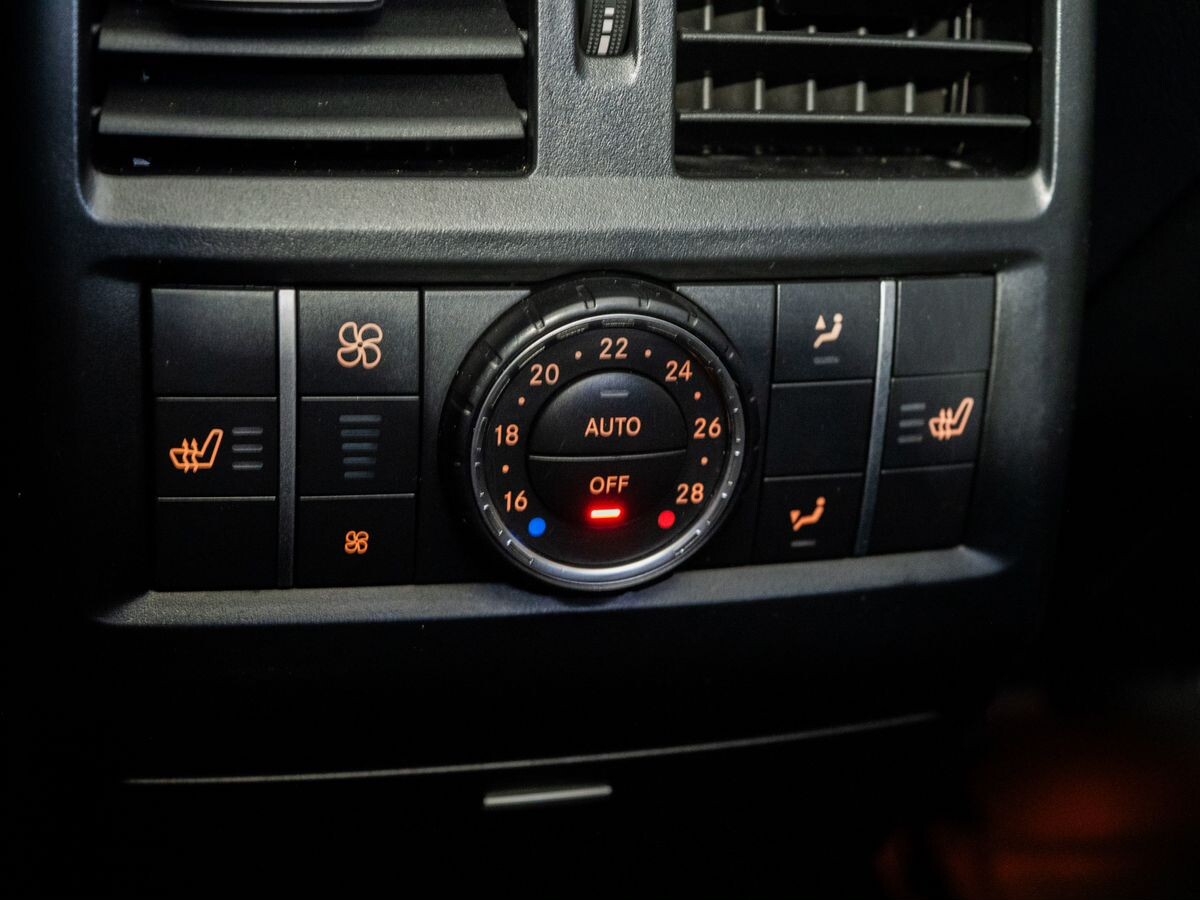 Mercedes-Benz GL-Class 2012 - фото автомобиля