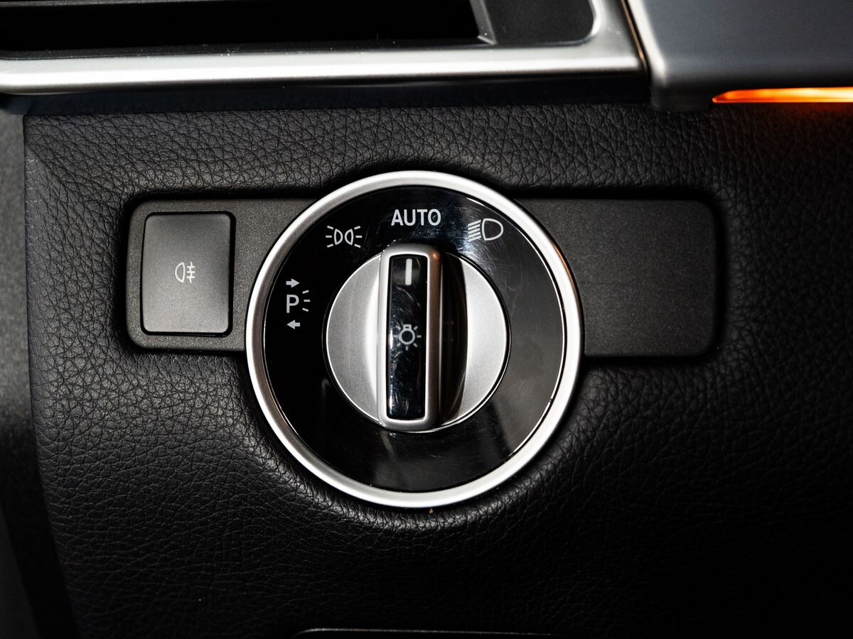 Mercedes-Benz GL-Class 2012 - фото автомобиля
