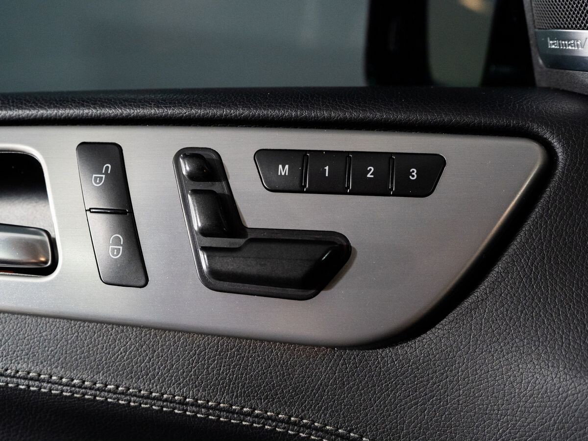 Mercedes-Benz GL-Class 2012 - фото автомобиля