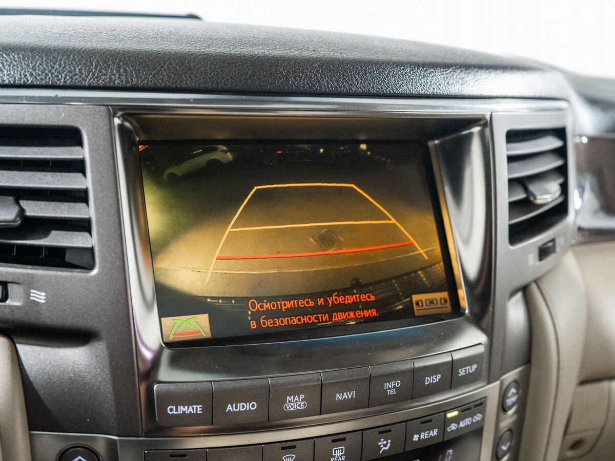 Lexus LX570 2010 - фото автомобиля