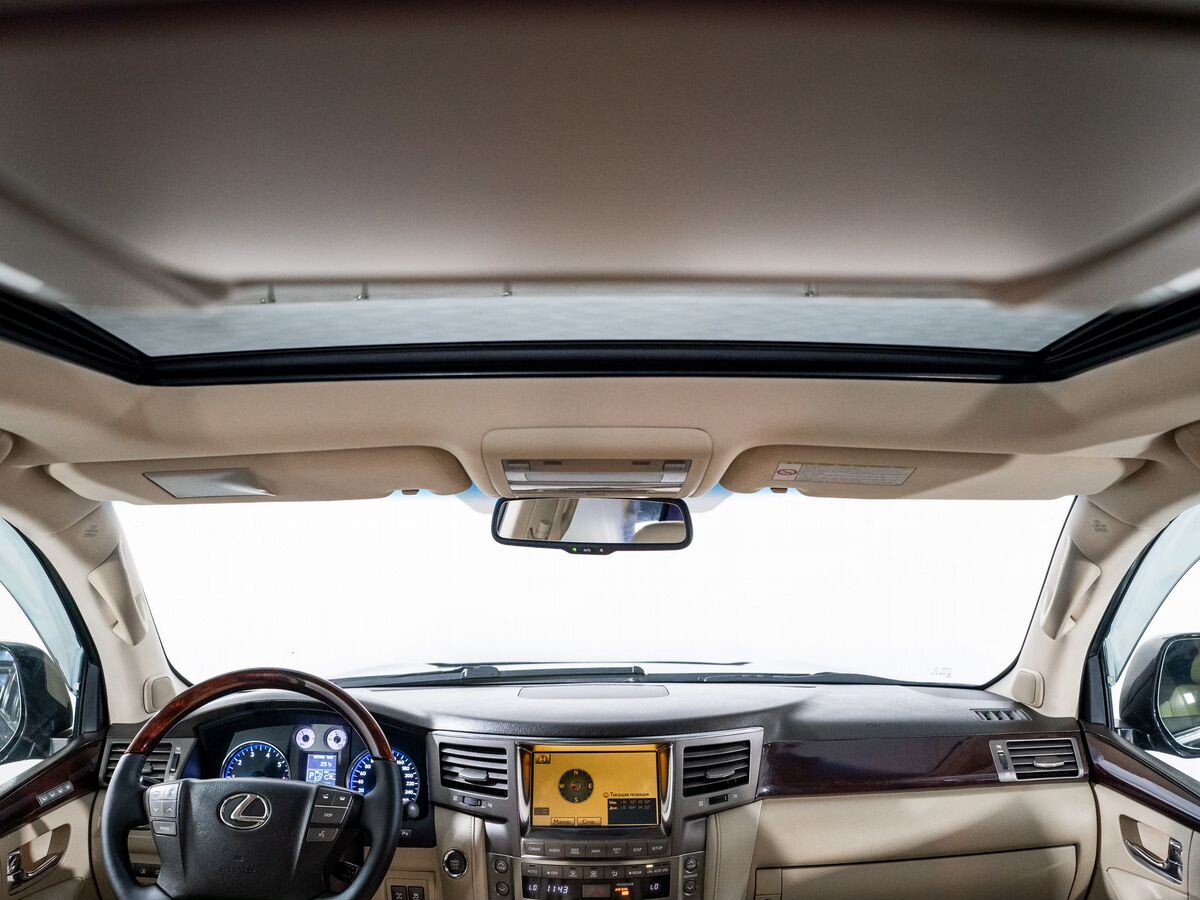 Lexus LX570 2010 - фото автомобиля
