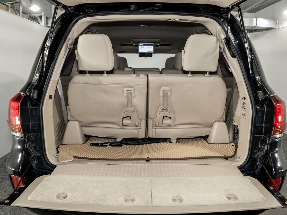 Lexus LX570 2010 - фото автомобиля