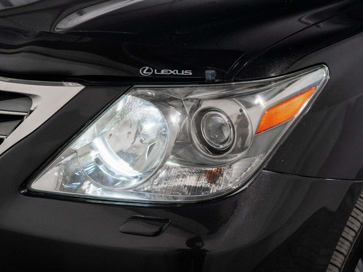 Lexus LX570 2010 - фото автомобиля