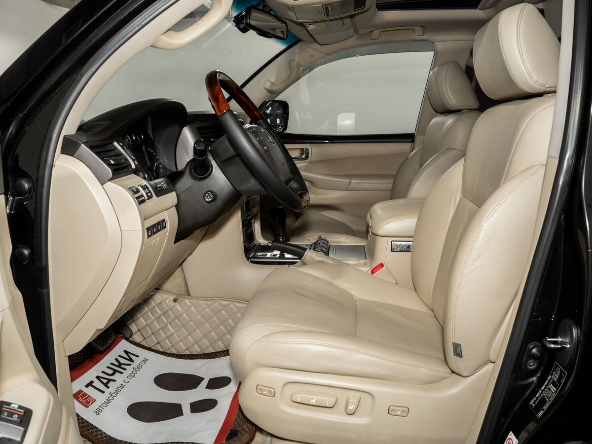 Lexus LX570 2010 - фото автомобиля