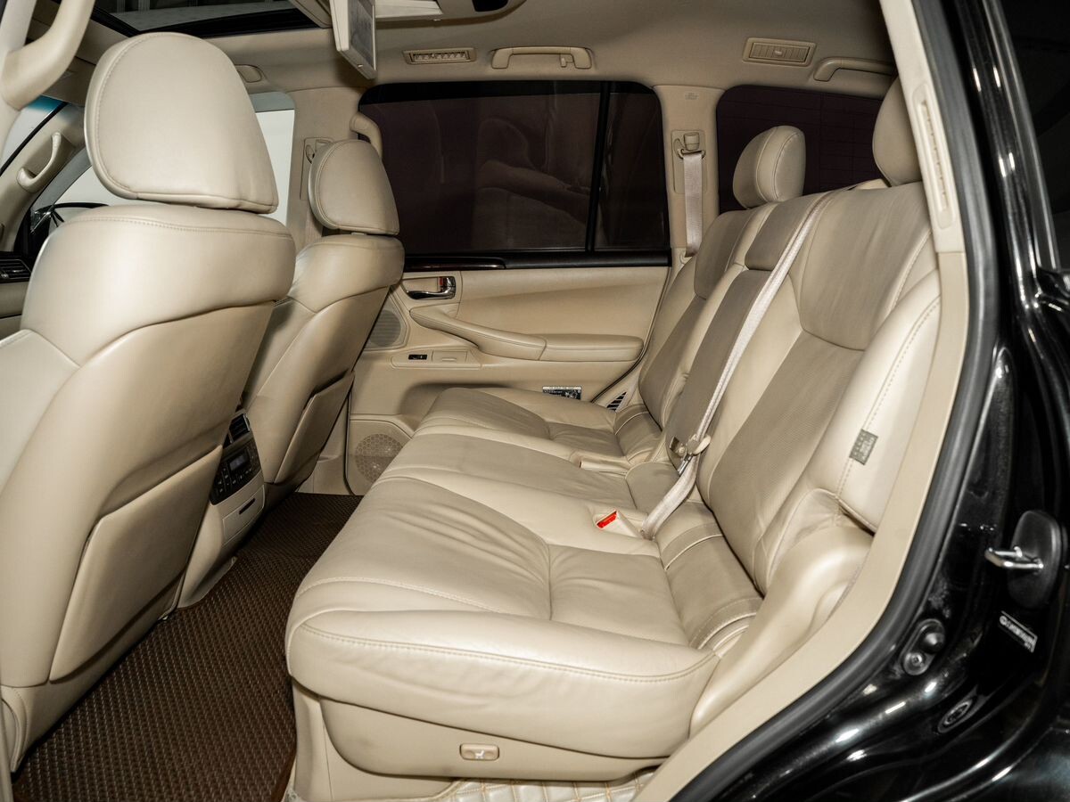 Lexus LX570 2010 - фото автомобиля