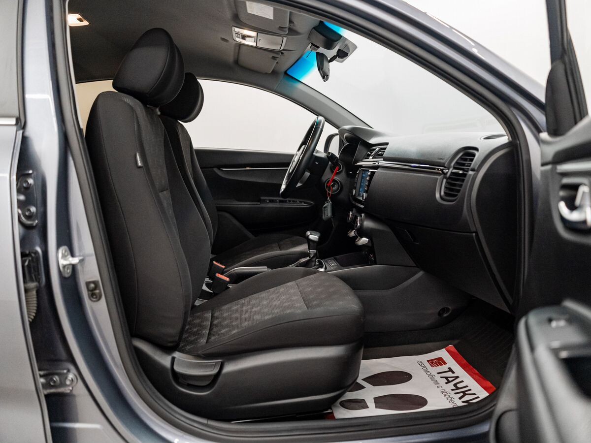 Kia Rio 2020 - фото автомобиля