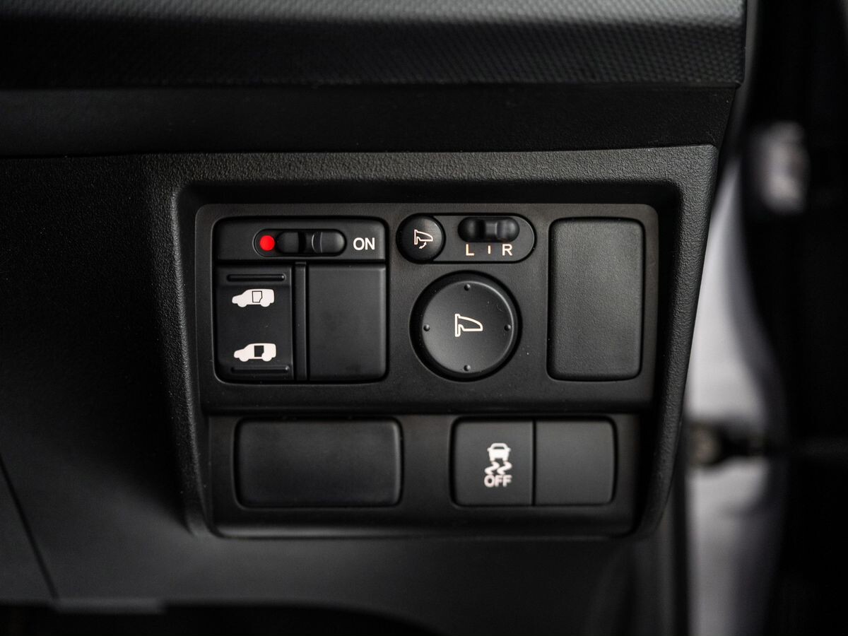 Honda Freed 2012 - фото автомобиля