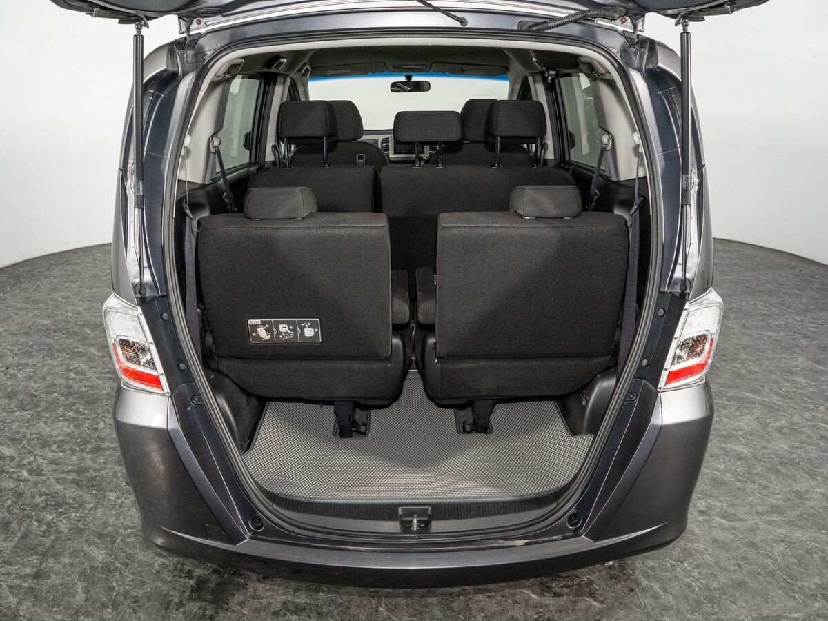Honda Freed 2012 - фото автомобиля