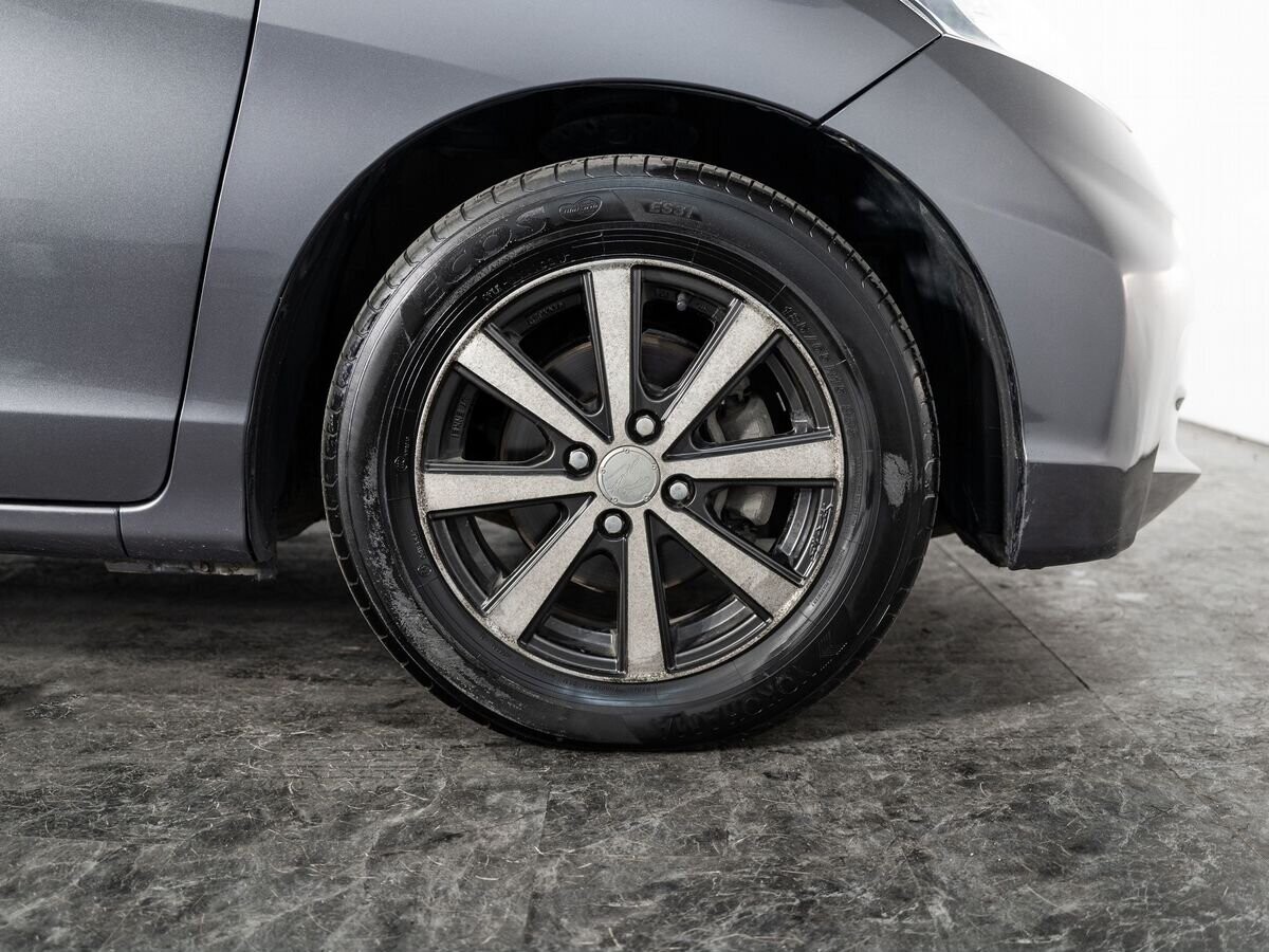 Honda Freed 2012 - фото автомобиля