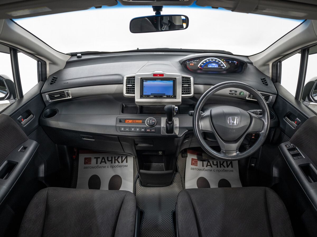 Honda Freed 2012 - фото автомобиля