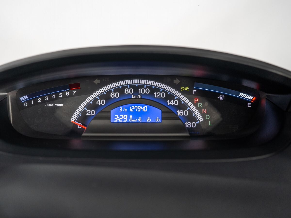 Honda Freed 2012 - фото автомобиля