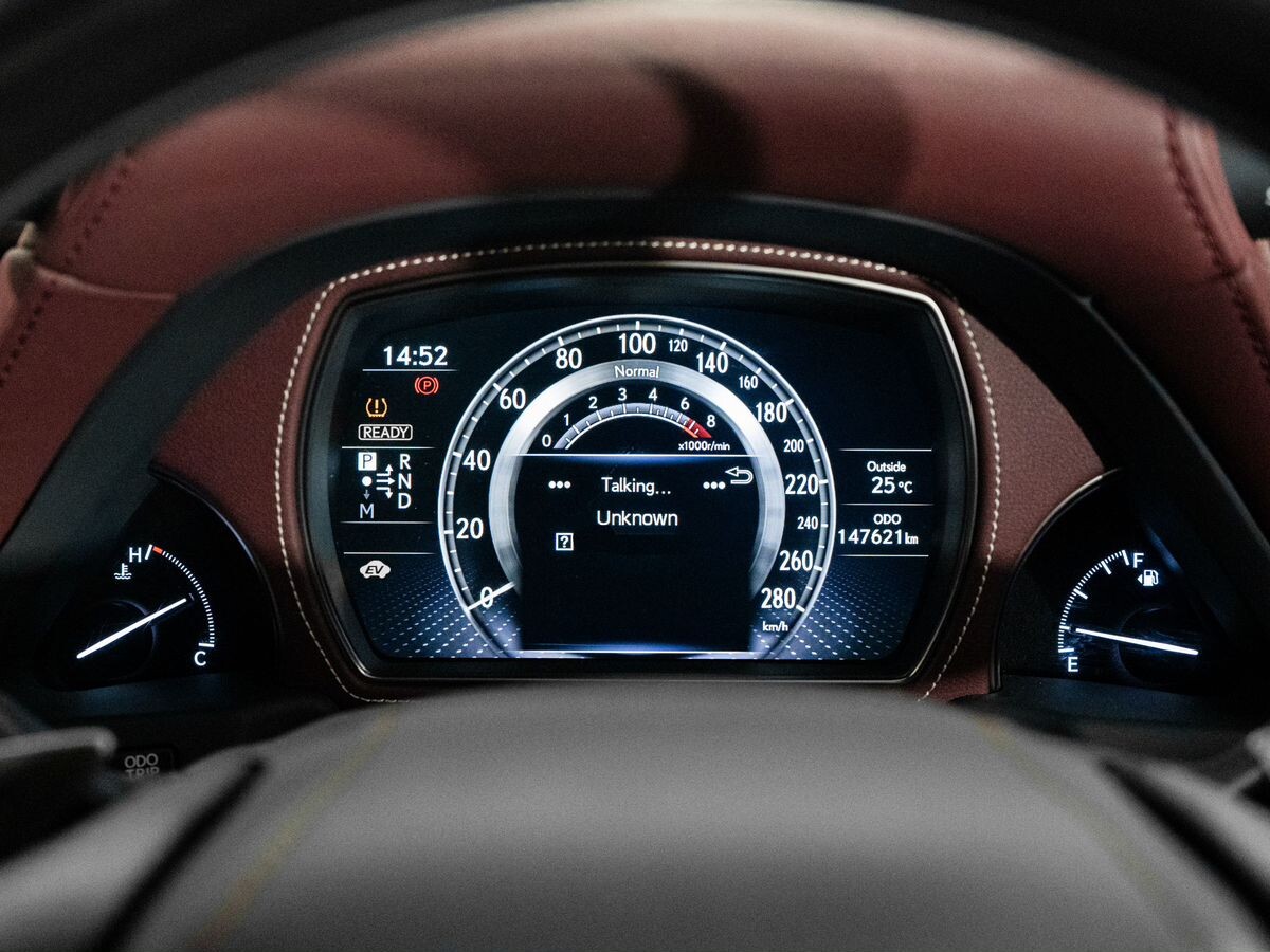 Lexus LS500h 2019 - фото автомобиля