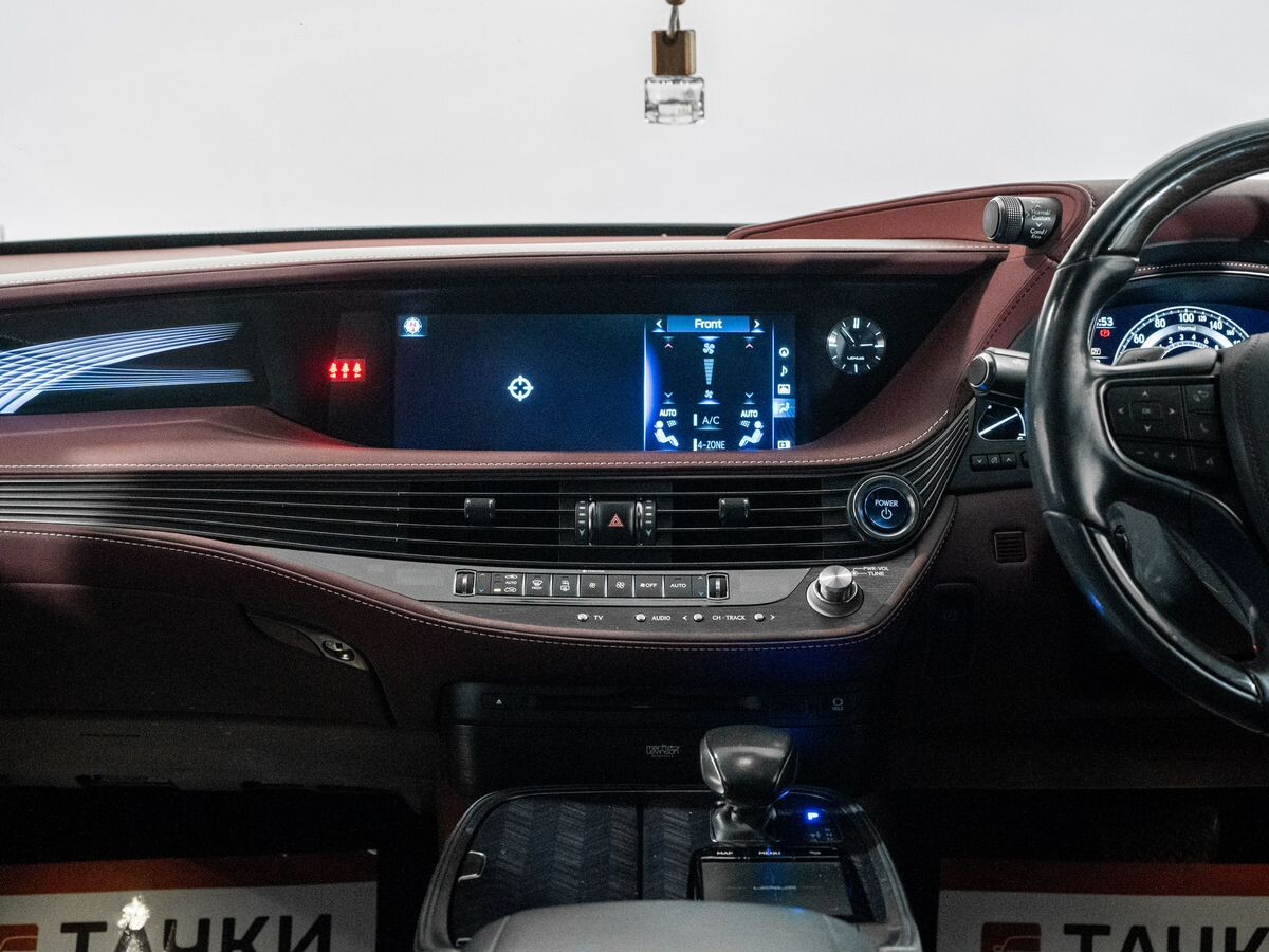 Lexus LS500h 2019 - фото автомобиля