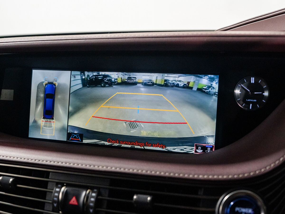 Lexus LS500h 2019 - фото автомобиля