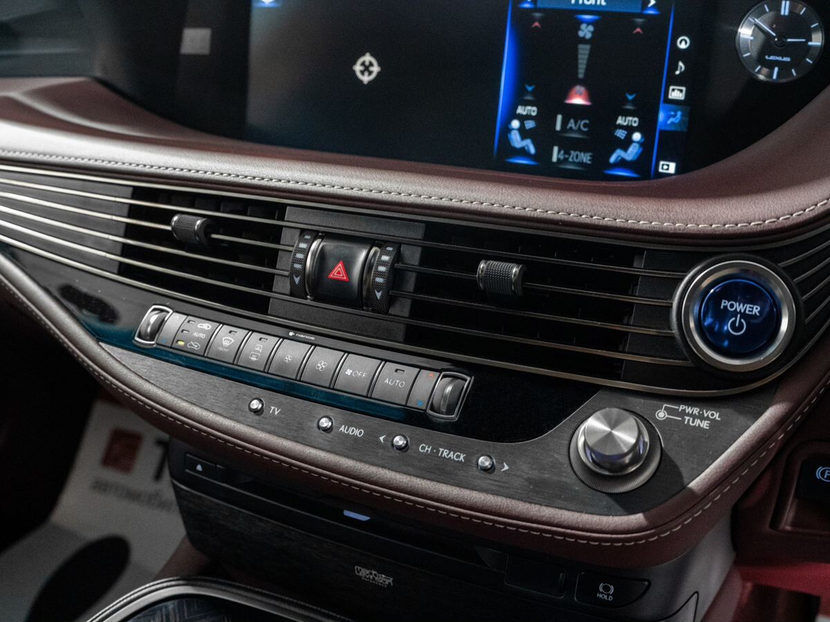 Lexus LS500h 2019 - фото автомобиля
