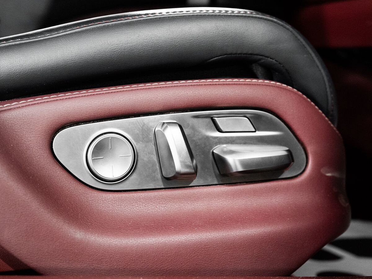 Lexus LS500h 2019 - фото автомобиля