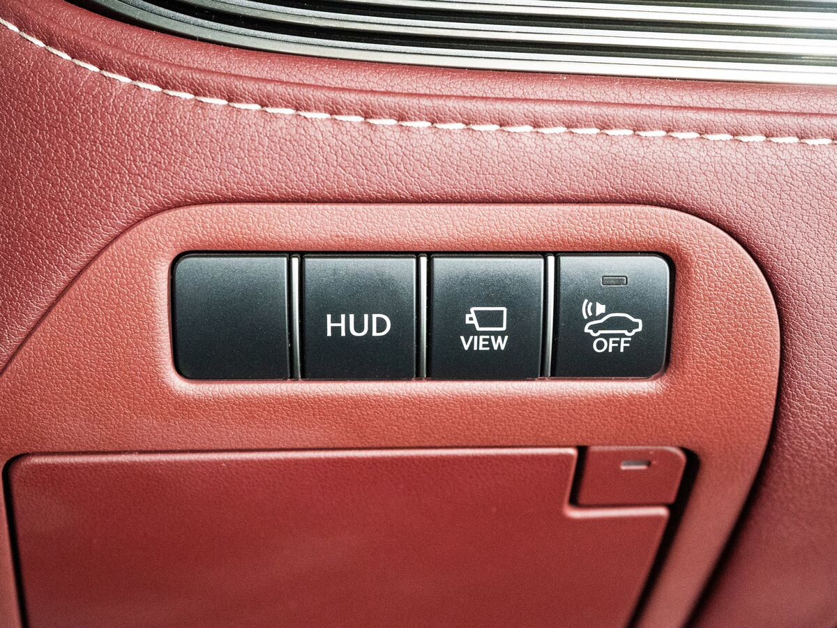 Lexus LS500h 2019 - фото автомобиля