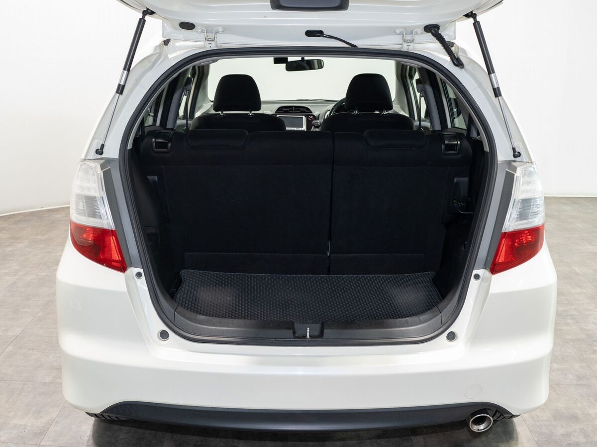Honda Fit 2010 - фото автомобиля