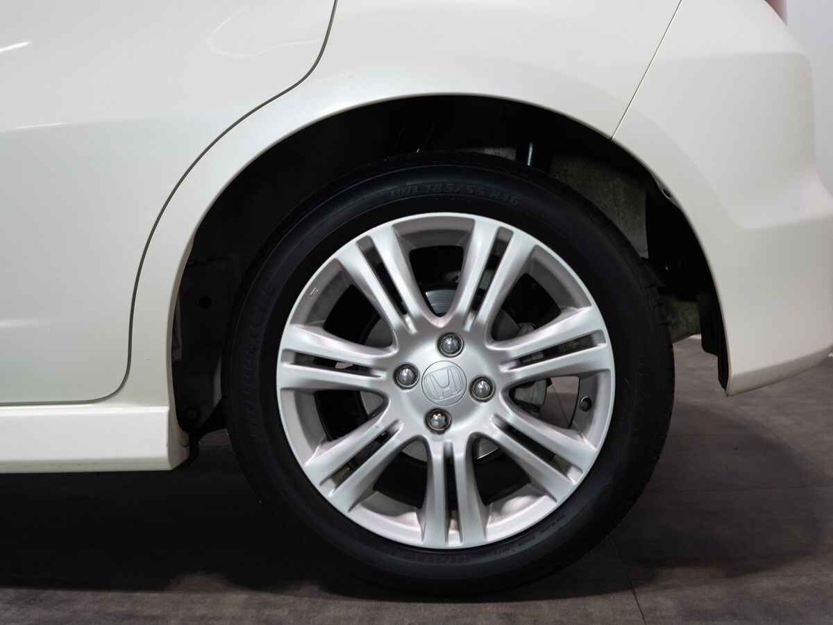 Honda Fit 2010 - фото автомобиля