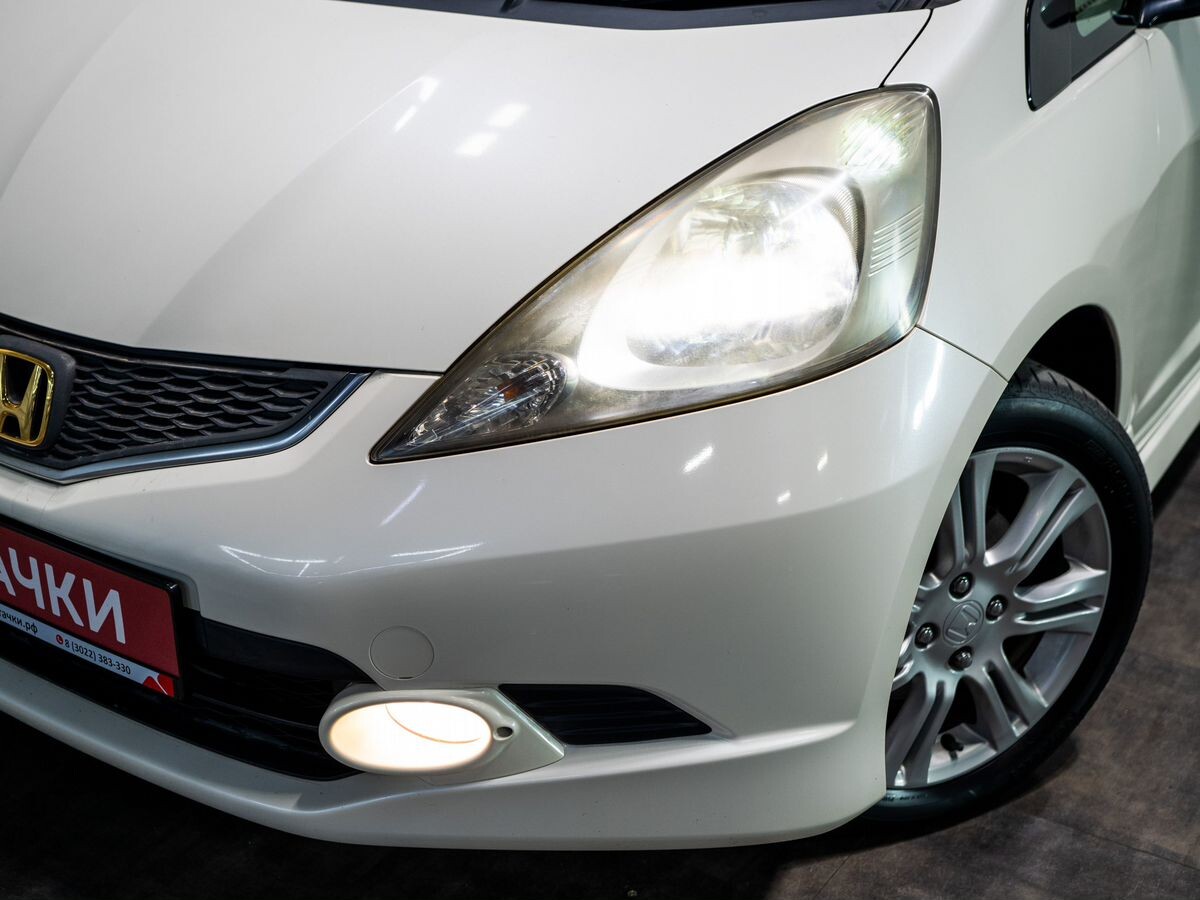 Honda Fit 2010 - фото автомобиля