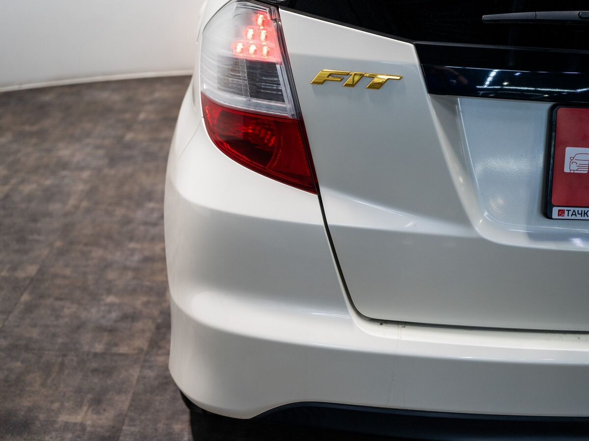 Honda Fit 2010 - фото автомобиля