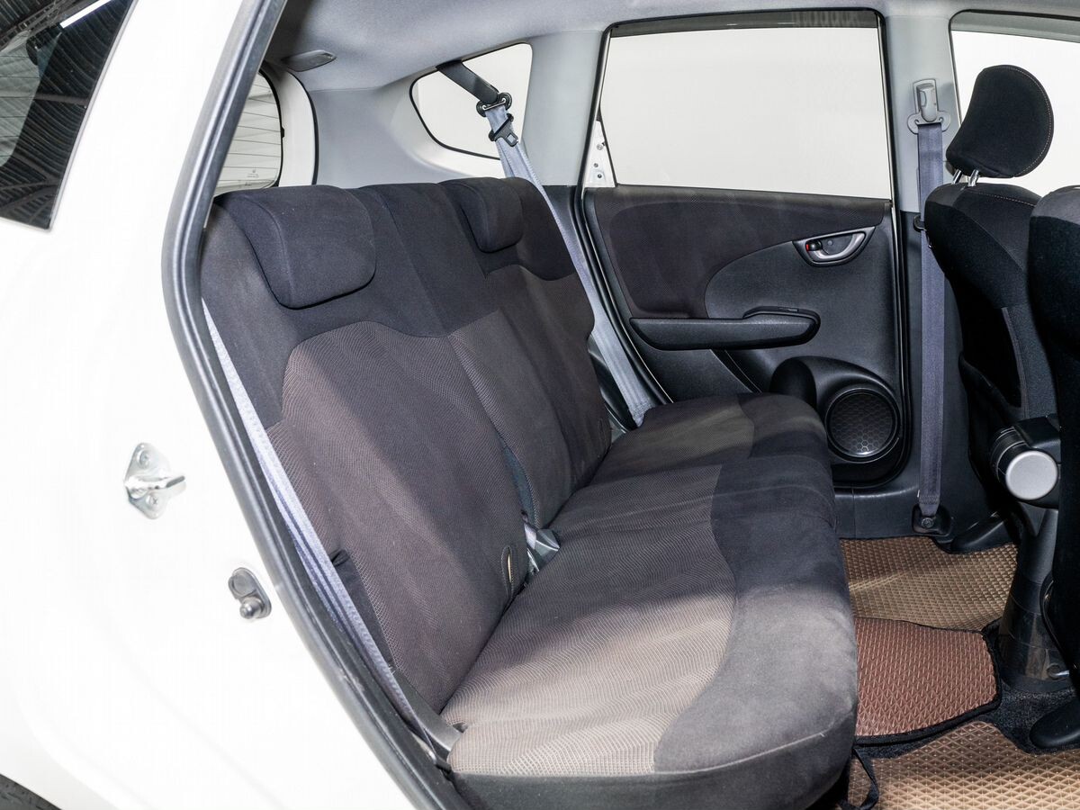 Honda Fit 2010 - фото автомобиля