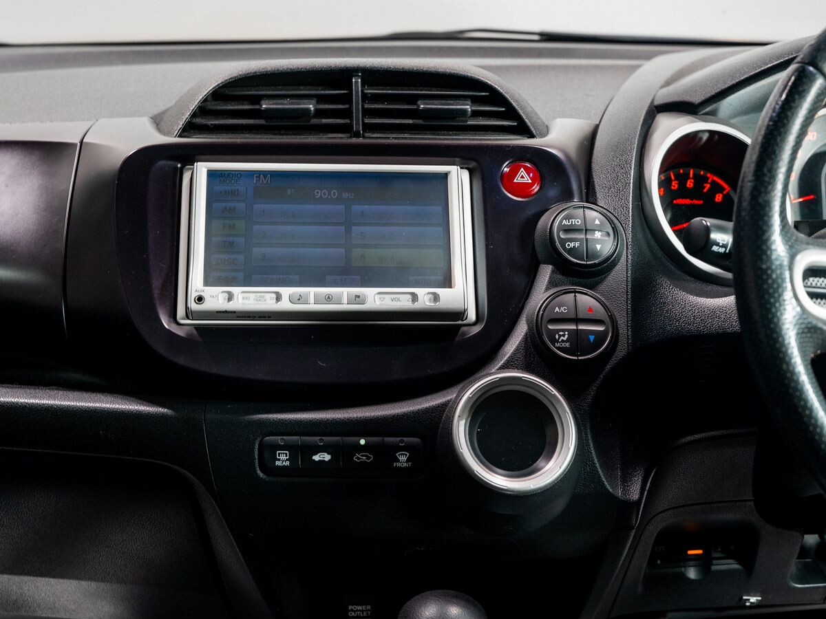 Honda Fit 2010 - фото автомобиля