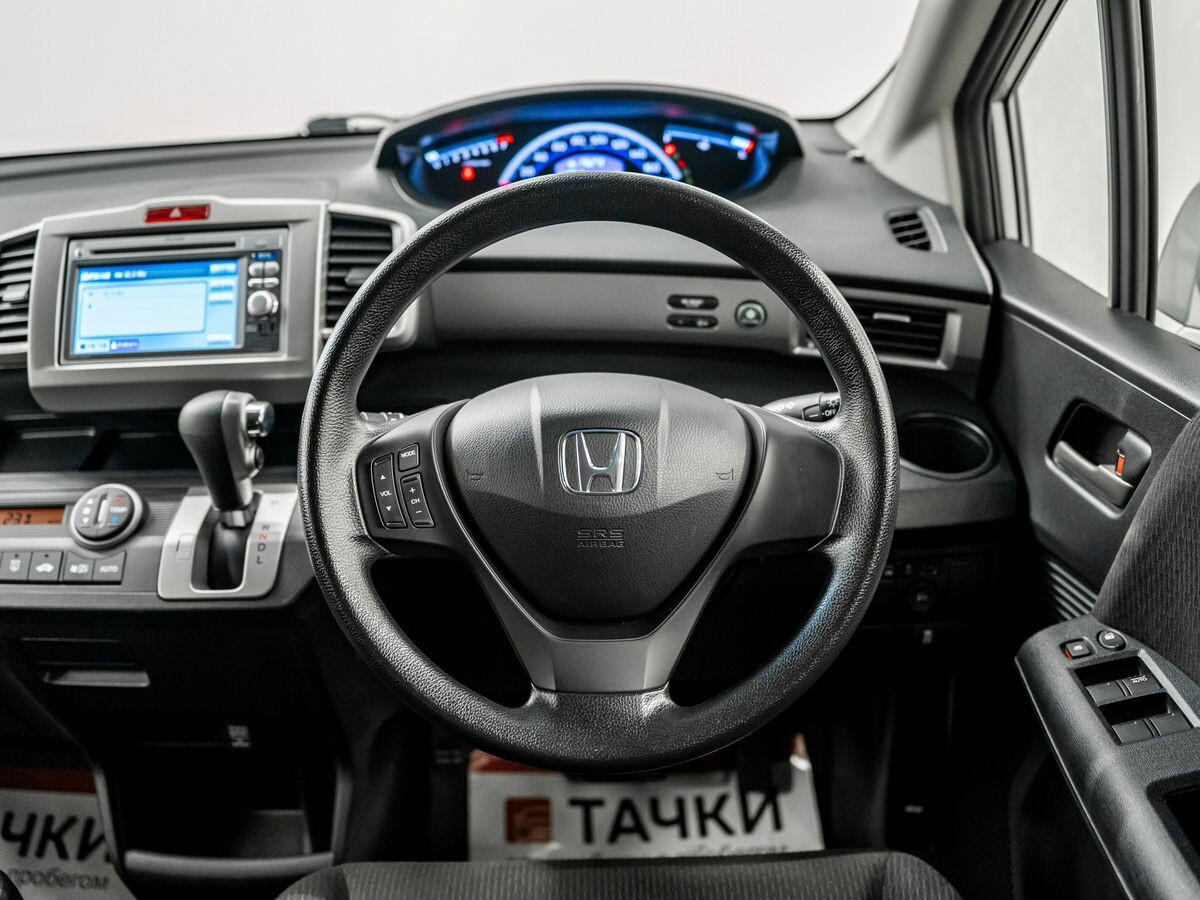 Honda Freed 2012 - фото автомобиля