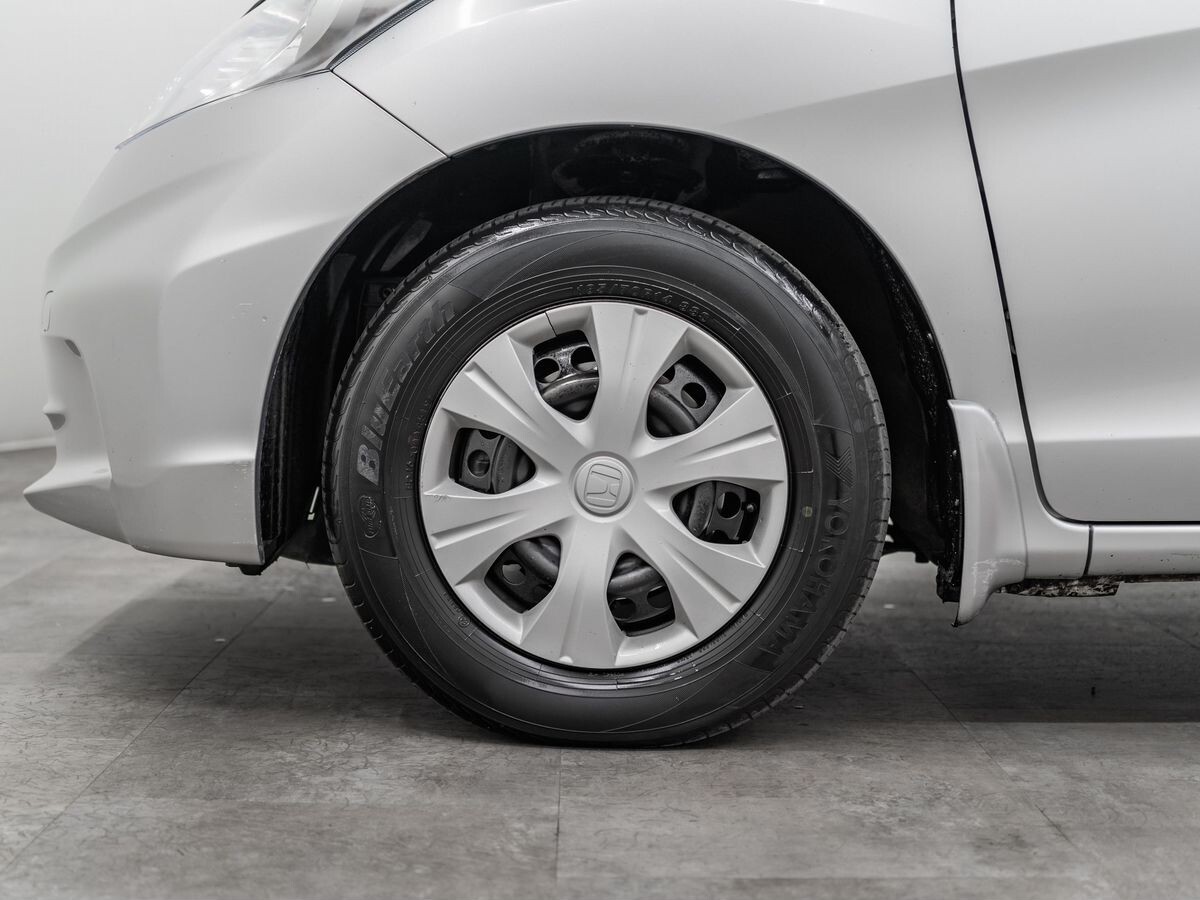 Honda Freed 2012 - фото автомобиля