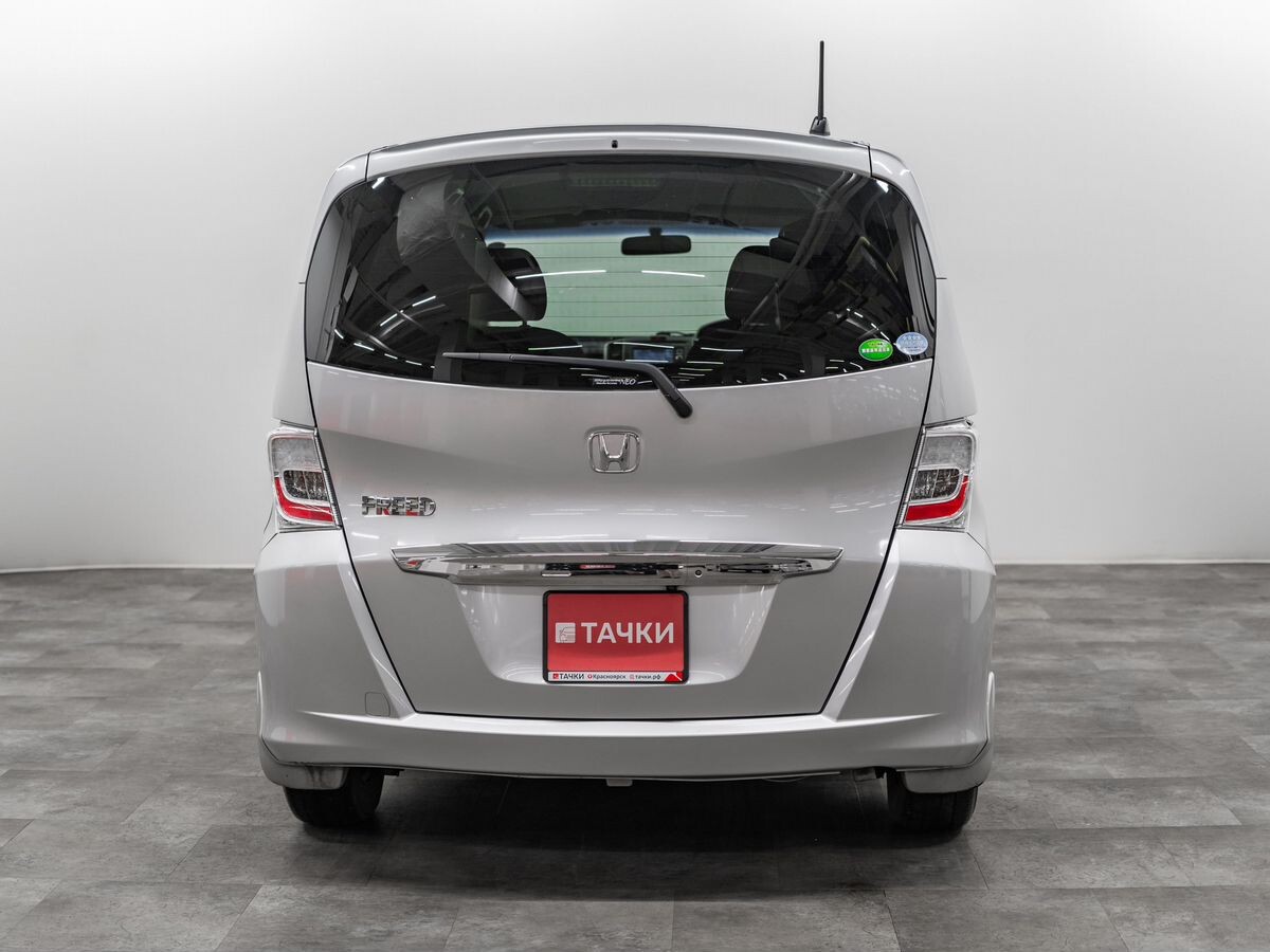 Honda Freed 2012 - фото автомобиля