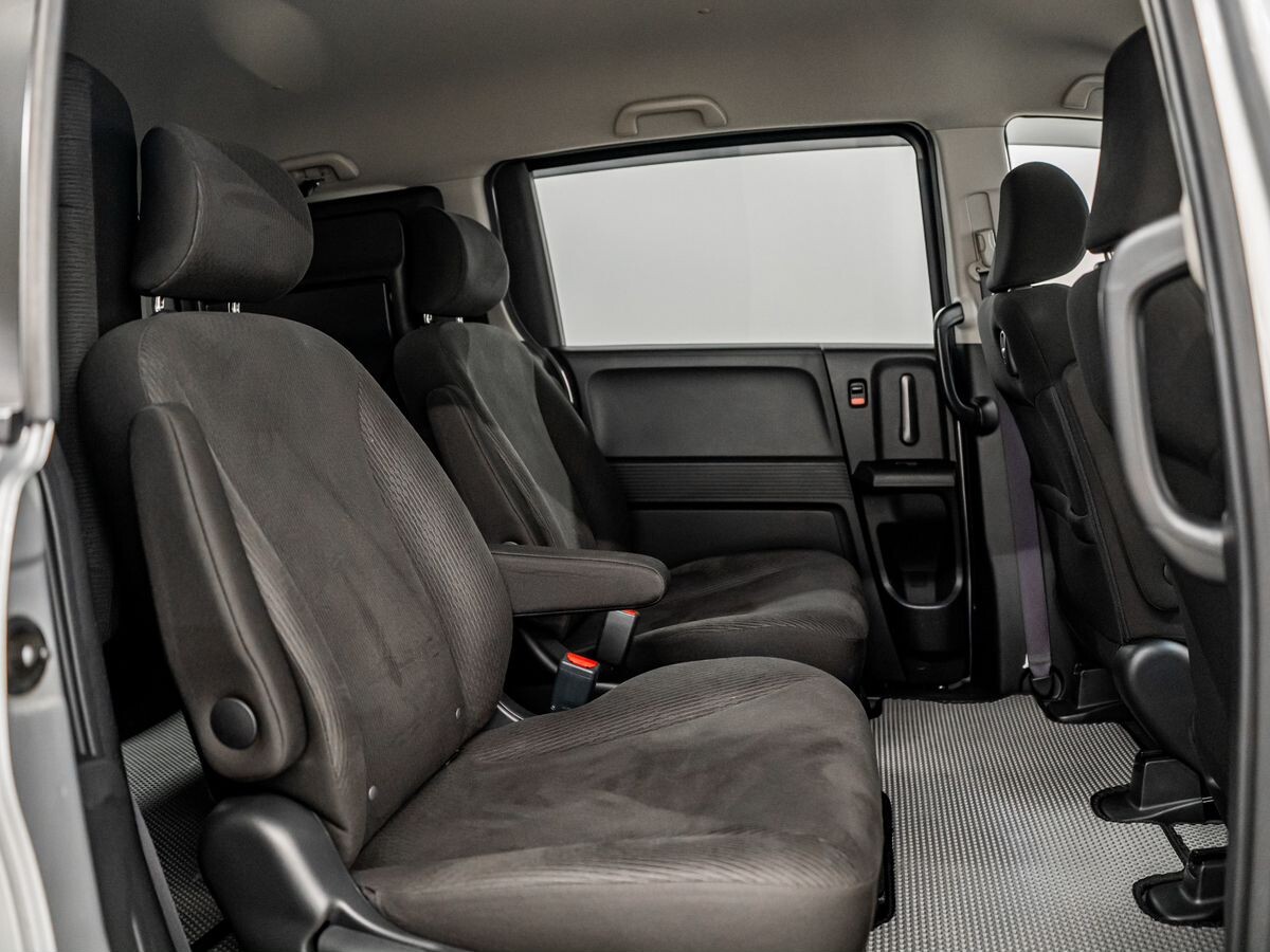 Honda Freed 2012 - фото автомобиля