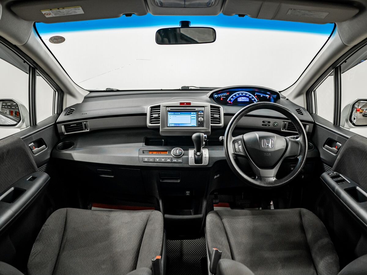 Honda Freed 2012 - фото автомобиля